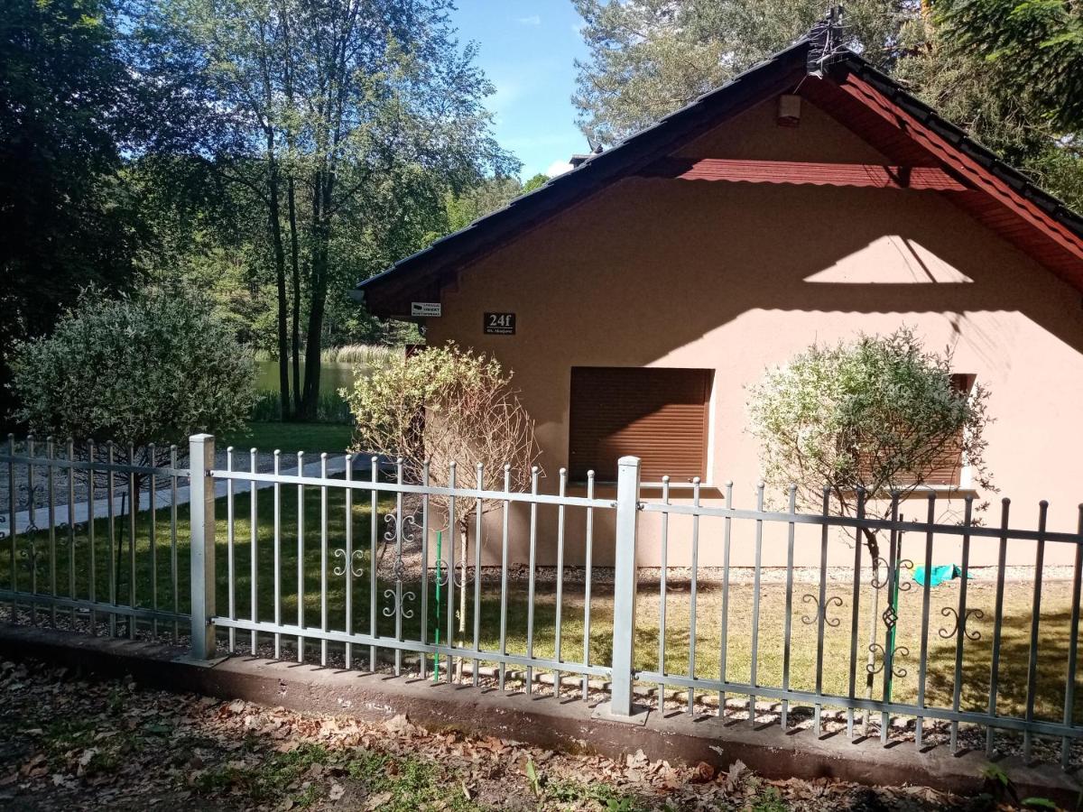 Urokliwy Domek Nad Brzegiem Jeziora Lubiatow  Exterior photo