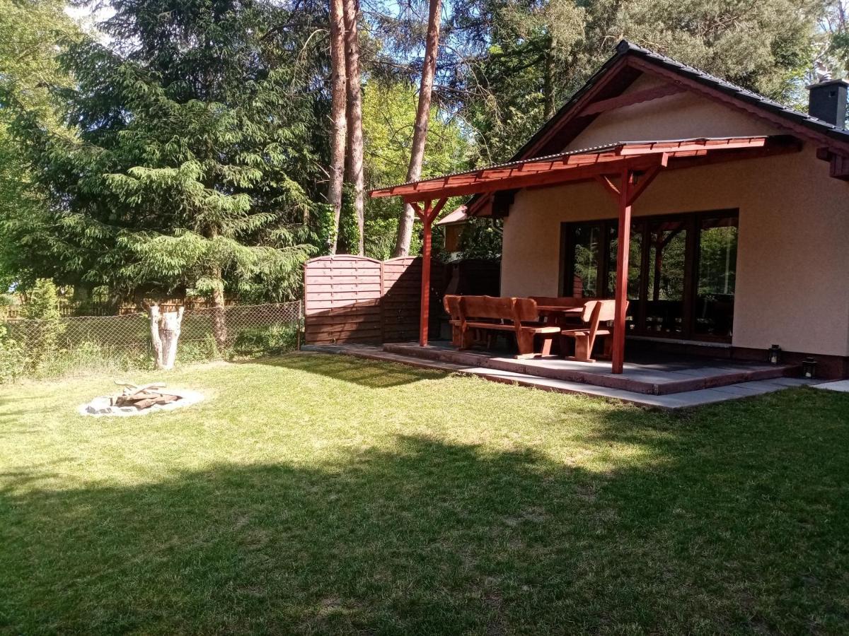 Urokliwy Domek Nad Brzegiem Jeziora Lubiatow  Exterior photo